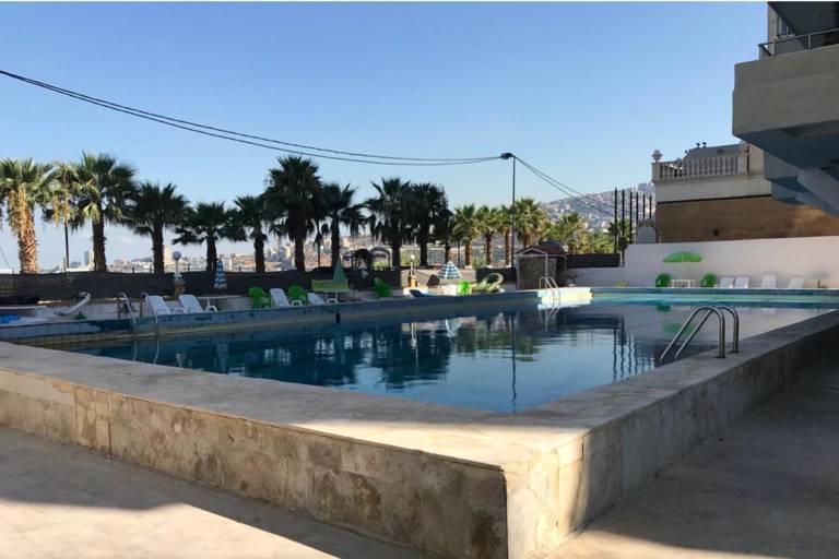 Apartment in Jounieh, sea view, 6th floor, wifi in Jounieh