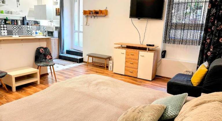 Holiday apartment with patio | Next to Dohány Street Synagogue | Perfect for remote work — photo 2