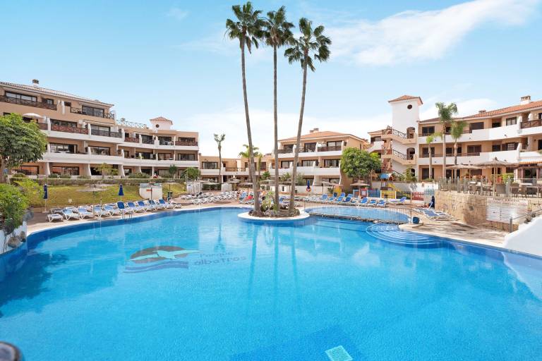 Vacation Apartment "Precioso En Golf De Sur" with Shared Pool, Private Terrace & Wi-Fi in Santa Cruz de Tenerife