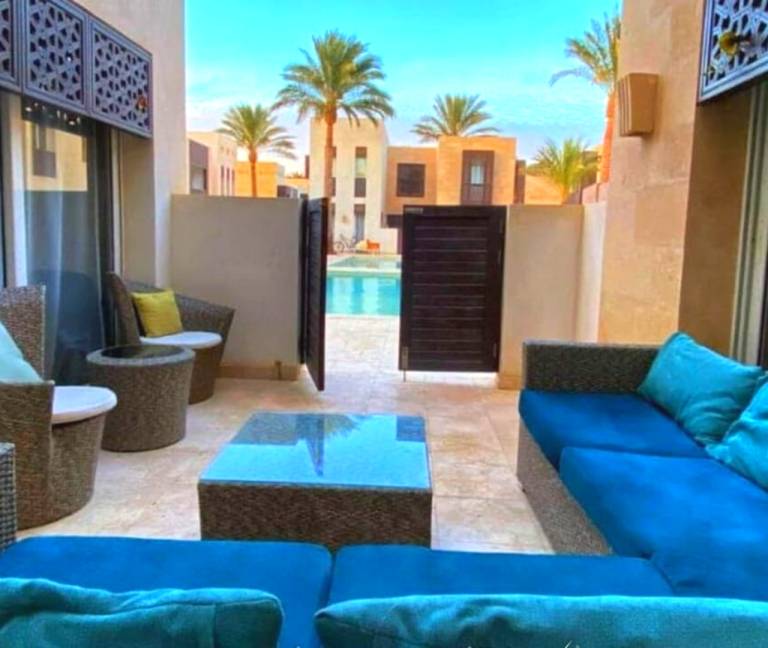TAJ HOME, Scarab 2BR Ground floor, Pool view. — photo 3