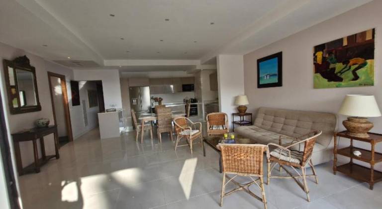 Rental apartment with patio — photo 4