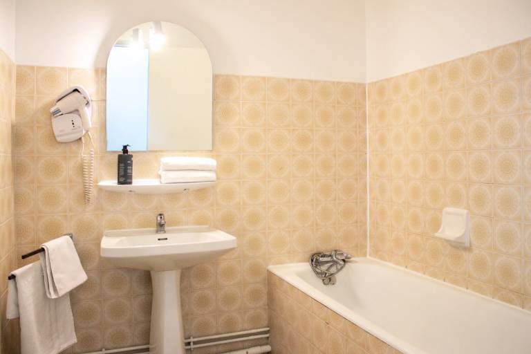 Garden & City Residence - Capvern les Bains - Double room with breakfast — photo 2