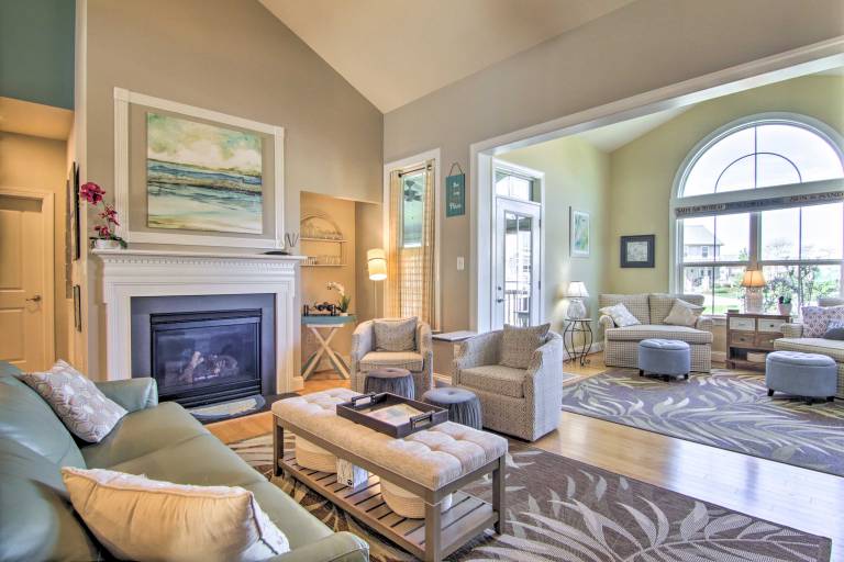 Resort Amenities & Screened Porch Ocean View Home