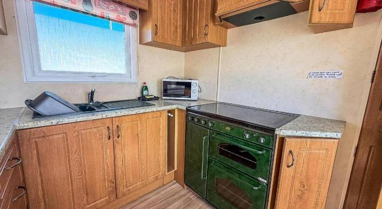 6 Berth Caravan By The Beach In Hunstanton In Norfolk, Pets Welcome Ref 13009L — photo 5