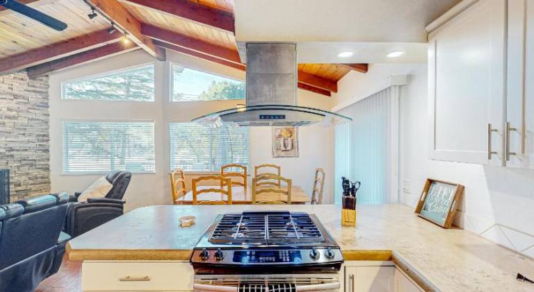 Charming vacation home | Pets are welcome — photo 3