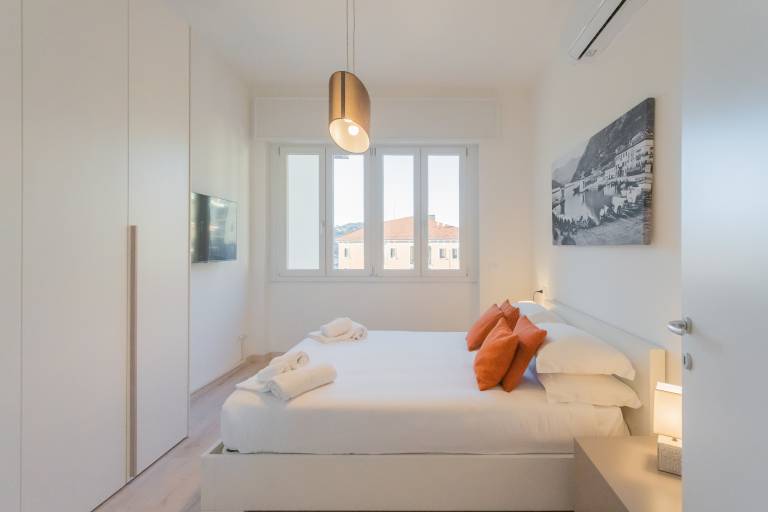 Apartment with patio | Close to Como Cathedral | Mountain view — photo 3