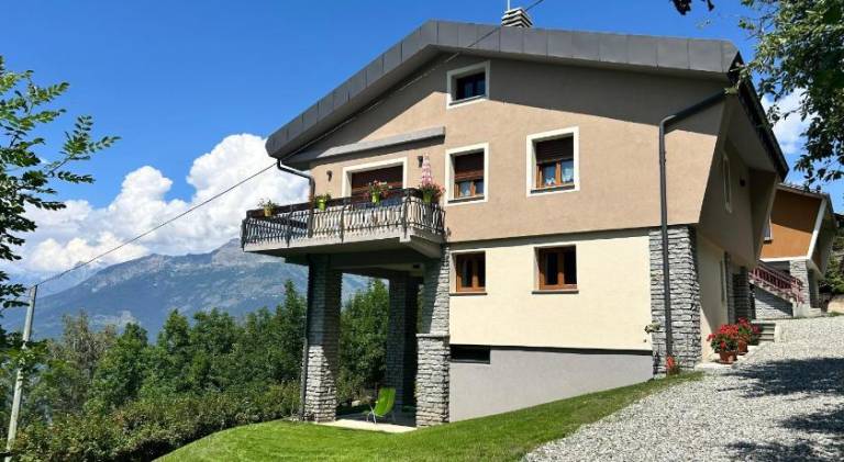 Fully equipped nice chalet with patio & yard | Suitable for remote work | Pets are welcome in Jovencan