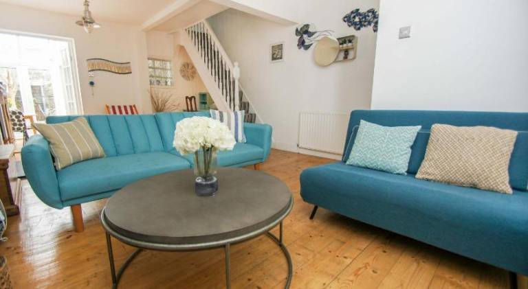 Vacation home with yard | Next to British Airways i360 | Next to the beach | Suitable for remote work | Pet-friendly — photo 4