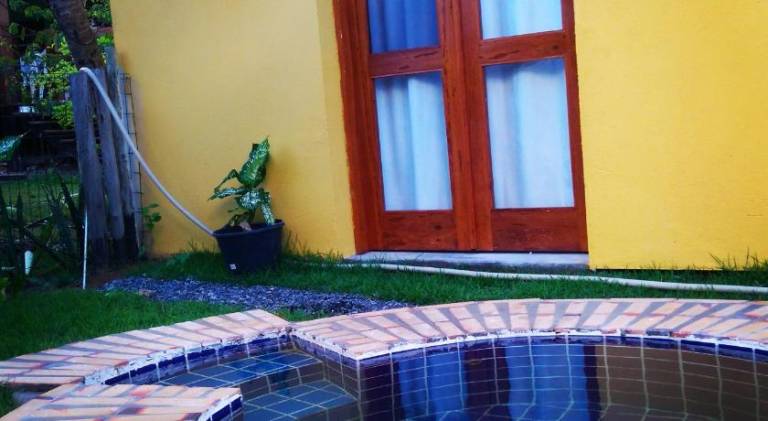 Apartment with BBQ & garden in Camaçari