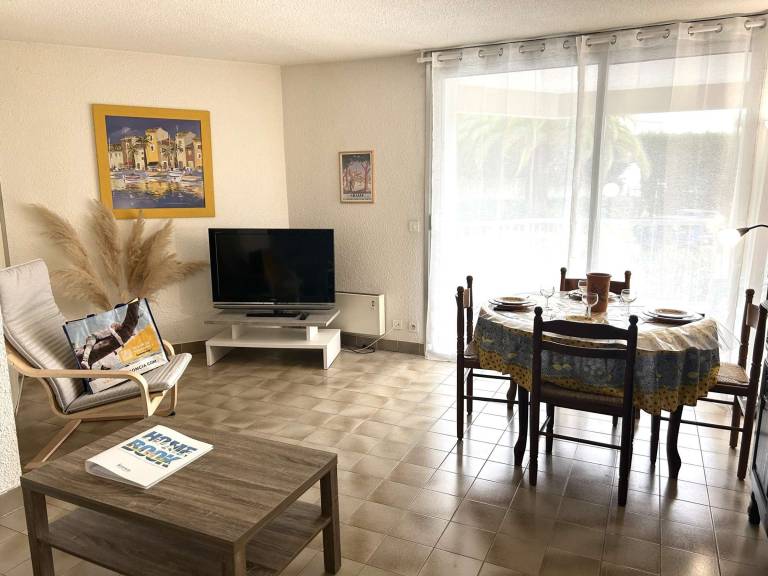 Rental apartment with 2 rooms for 4 persons — photo 4