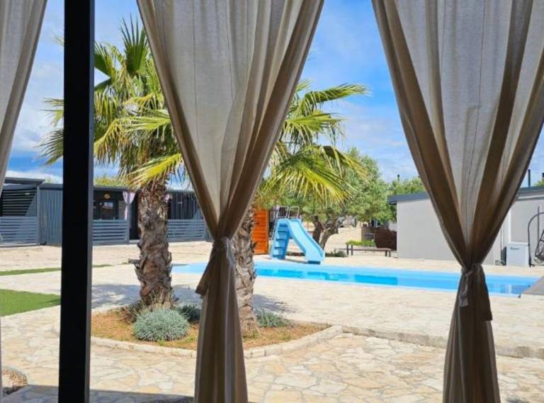 SAK Mobile Homes - Classic Two Bedroom Mobile Home with Terrace and Sea View — photo 5