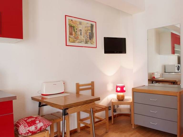 Comfortable studio with balcony, Wi-Fi and parking in Brides-les-Bains for 4 pers — photo 3