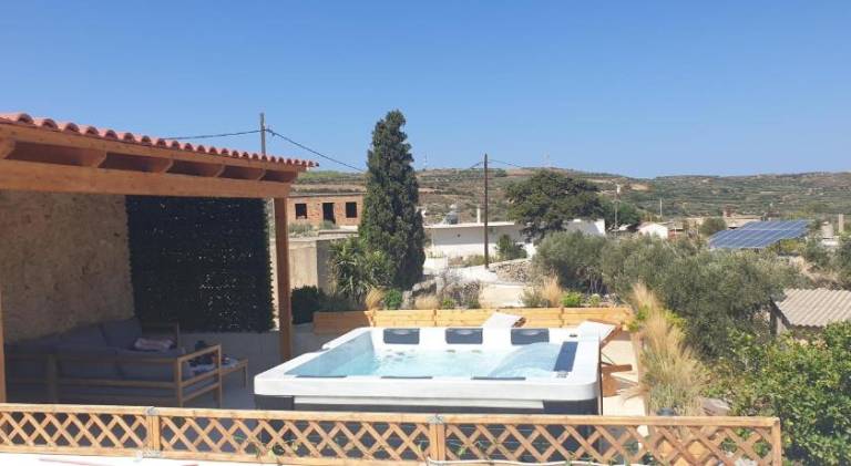 Villa with garden, terrace & jacuzzi — photo 5
