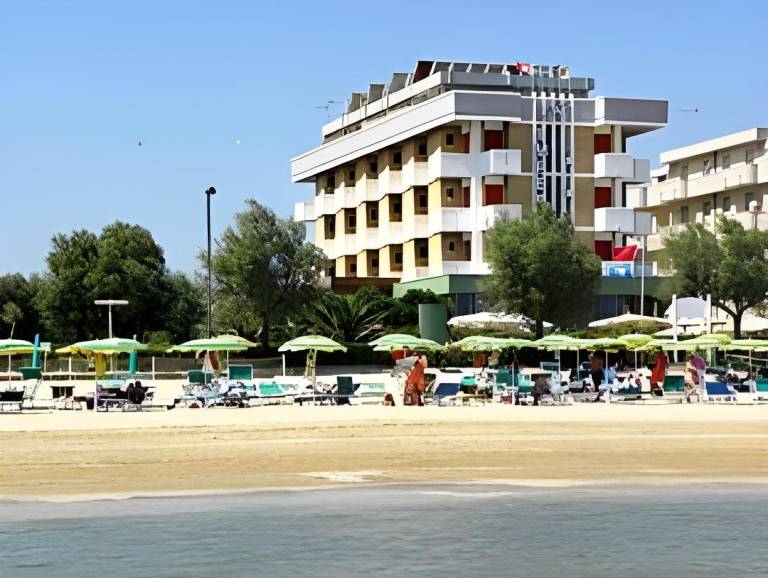 UNA HOTELS Imperial Beach Hotel in Fano