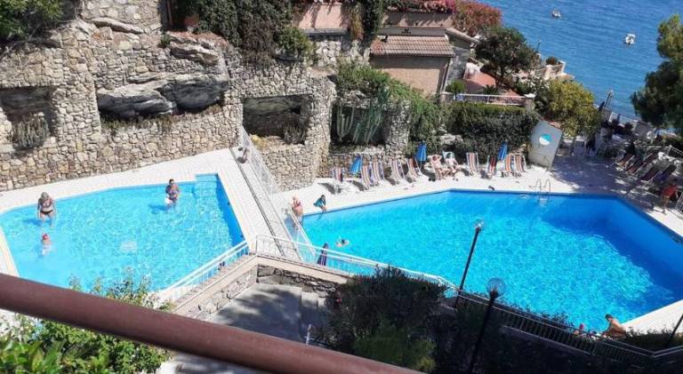 Vacation home with pool in San Bartolomeo al Mare