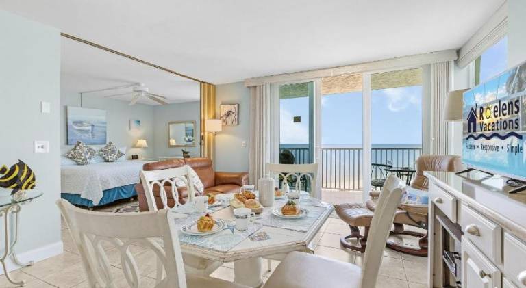 Welcome to Oceans Twelve - Ocean View and Steps to the Beach - Roelens — photo 3
