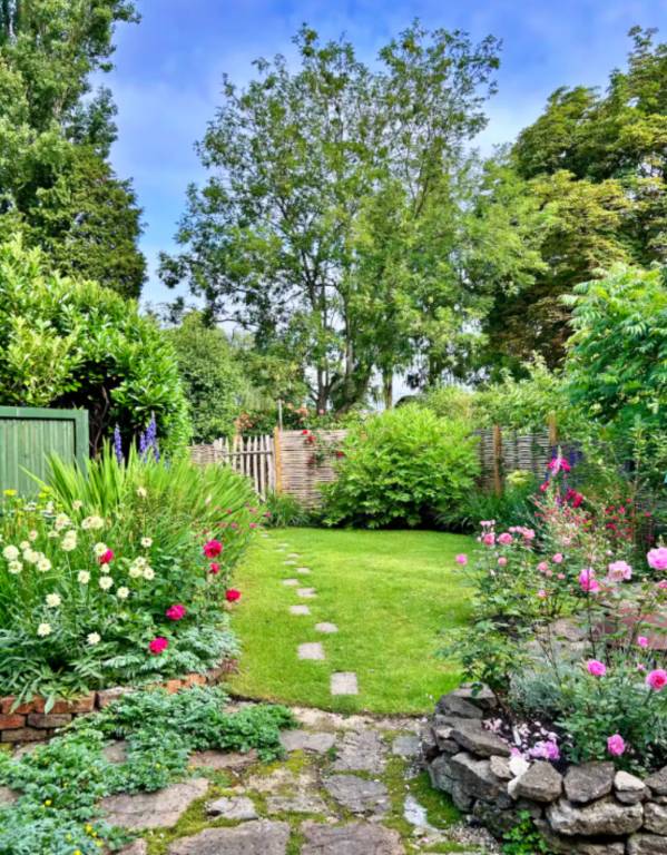 Cottage with yard & grill — photo 3