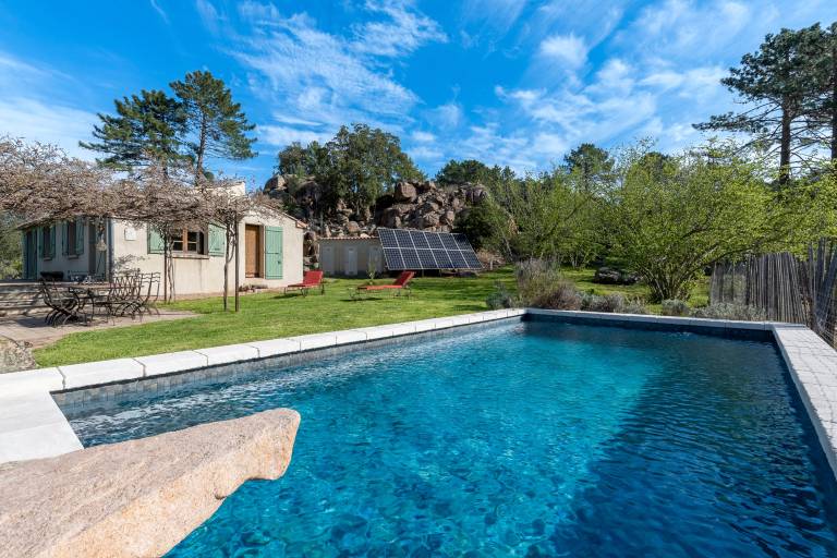 Child-friendly wonderful house with yard, private pool & barbeque | Pets allowed — photo 2