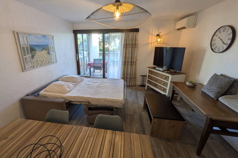 Holiday apartment with pool & garden | Beach view | Pets allowed — photo 5