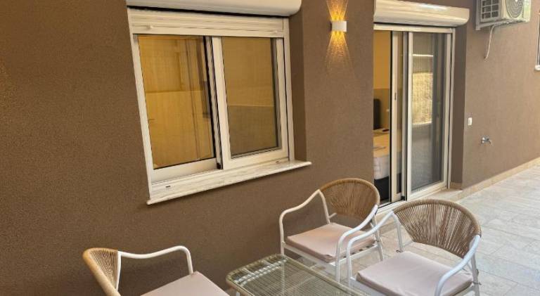 Apartment with terrace — photo 5