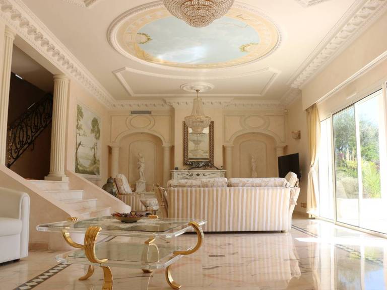 Villa with private pool, hot tub & barbeque — photo 3