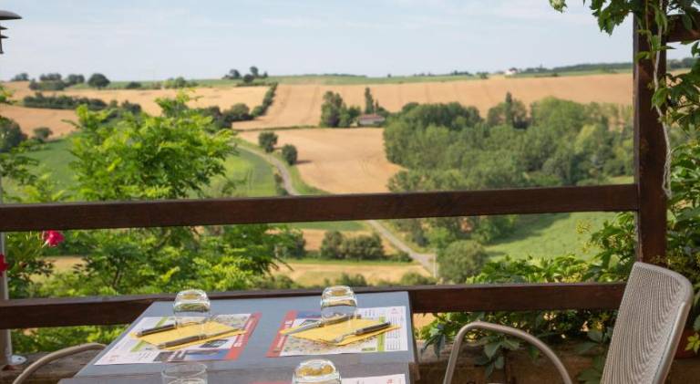 Logis Hotels - Le relais des deux vallees - Hotel et restaurant in Montauban