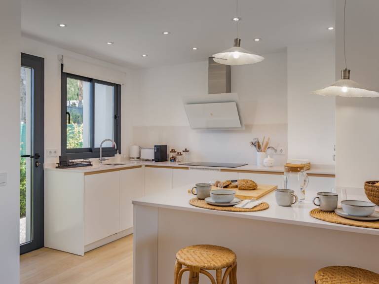 Fully equipped wonderful house with barbeque, private pool & yard | Perfect for remote work | Dogs allowed — photo 4