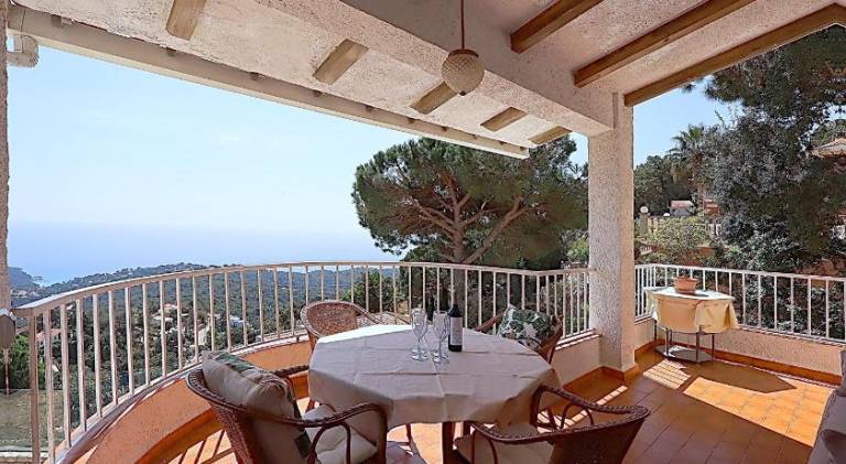 Beautiful house with terrace, garden & private pool | Pet-friendly — photo 2