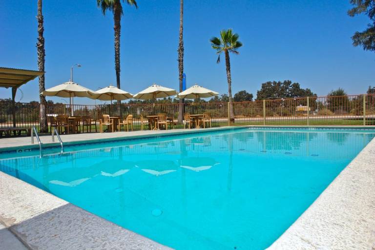 Motel 6 Visalia, CA — photo 5