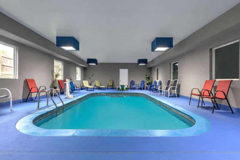 Days Inn & Suites by Wyndham Cabot — photo 3