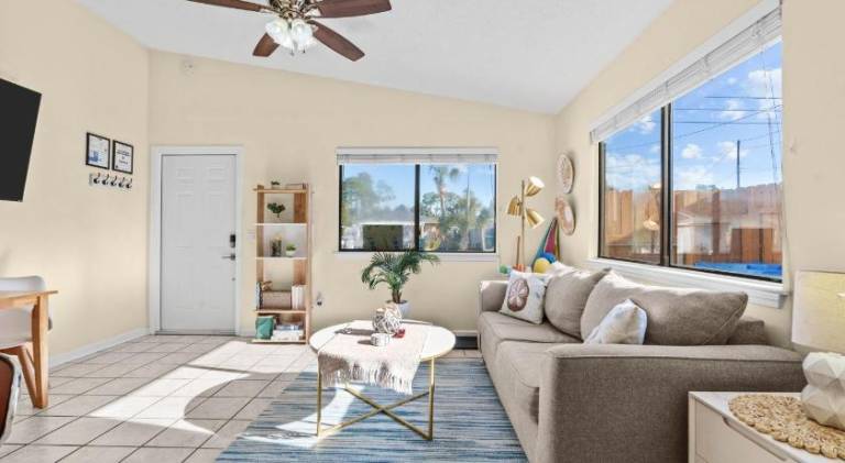 The Sand Dollar - King Bed - 6 Min Walk to Beach — photo 2