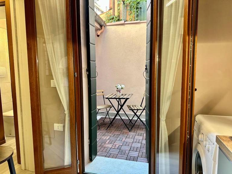 Vacation home | Close to Piazza San Marco | City view — photo 4