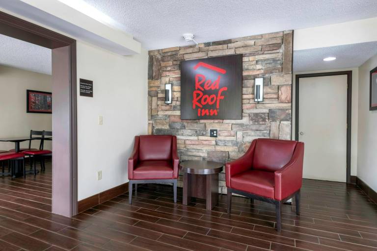Red Roof Inn Charlottesville — photo 5