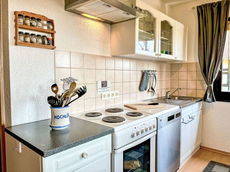 Family-friendly rental apartment with yard & patio | Pets allowed — photo 4