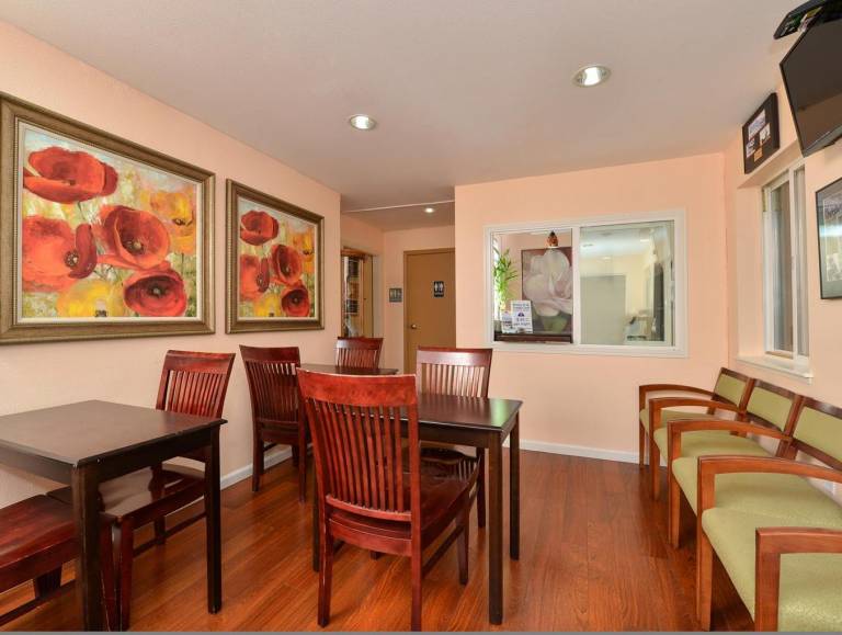 Americas Best Value Inn Lakewood Tacoma S — photo 2