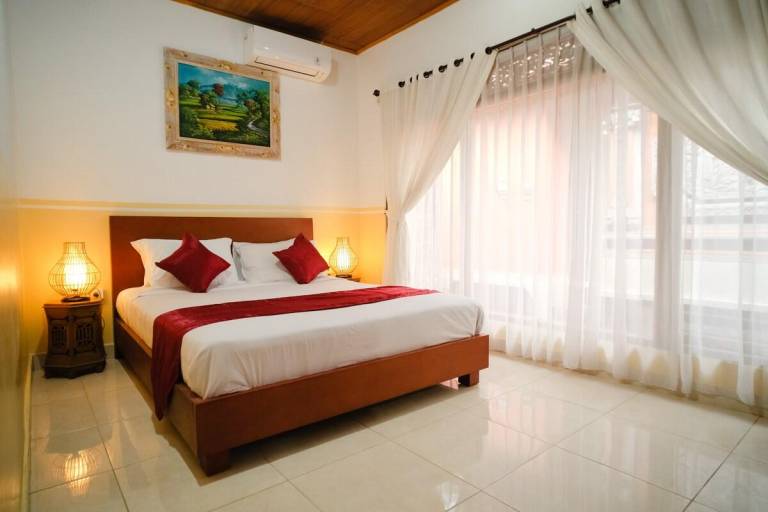 Beautiful vacation home with patio, garden & jacuzzi | Good for workation | Dogs allowed — photo 2