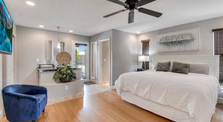 Charming vacation home with pool | Suitable for remote work | Pets allowed — photo 2