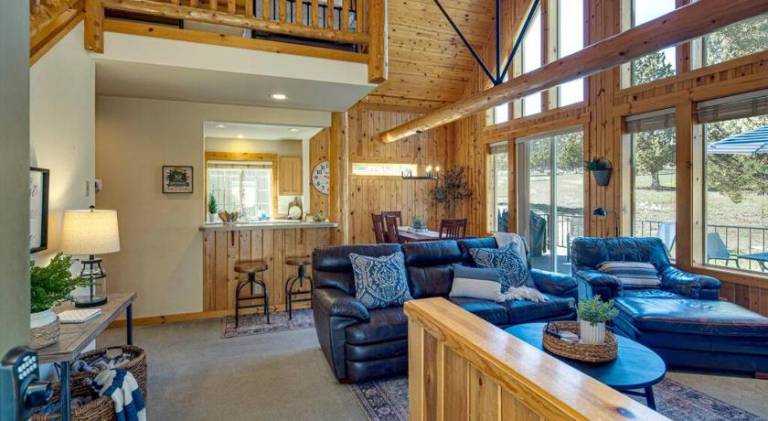 Pleasant chalet with jacuzzi & pool | Dogs allowed — photo 3