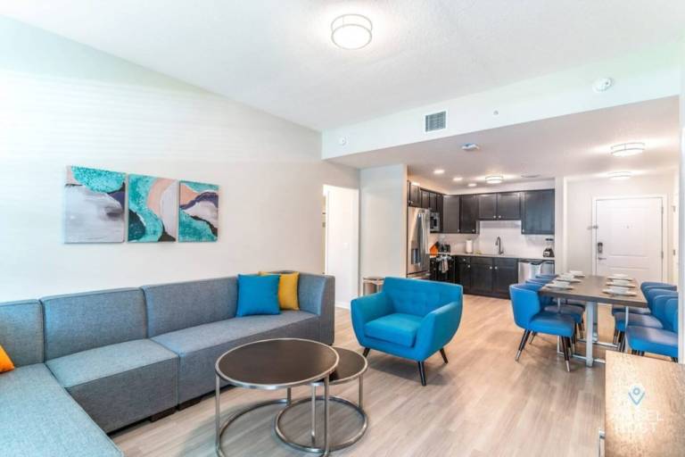 Apartment with pool — photo 3