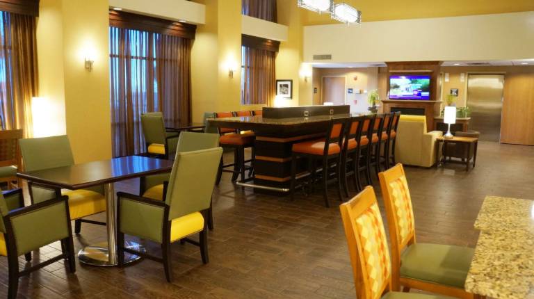 Hampton Inn & Suites Kingman — photo 4
