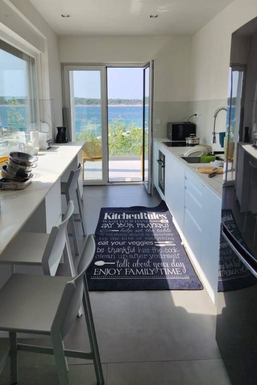 Three bedroom apartment near beach Banjol, Rab (A-19752-a) — photo 5