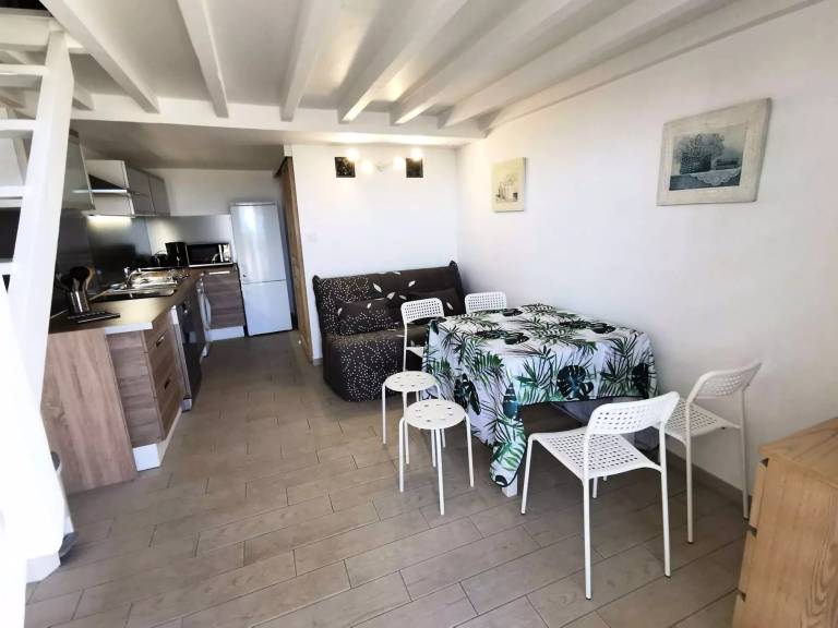 Vacation home with 2 rooms for 6 persons in Leucate