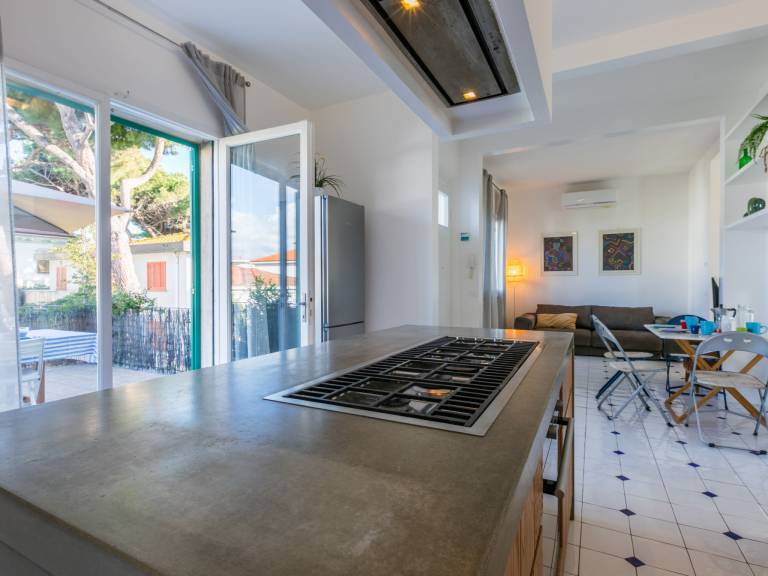 Holiday apartment with garden & patio | Beach nearby | Pet-friendly — photo 5