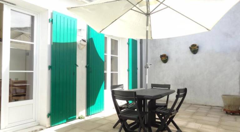 Vacation home with terrace & BBQ — photo 3