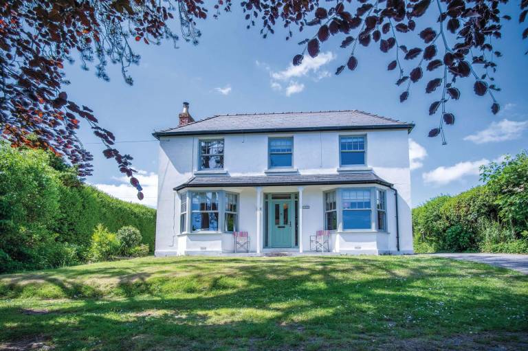 Family-friendly beautiful cottage with barbecue, fast internet & yard | Beach view | Pets are welcome — photo 2