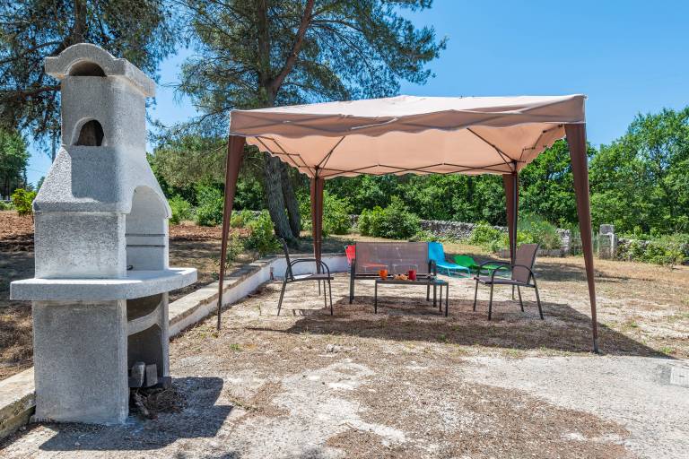 Villa with yard, terrace & barbeque — photo 4