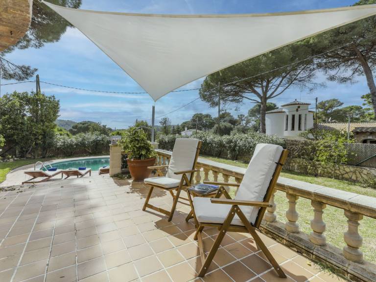 Fully equipped house with private pool, terrace & garden | Pet-friendly — photo 2