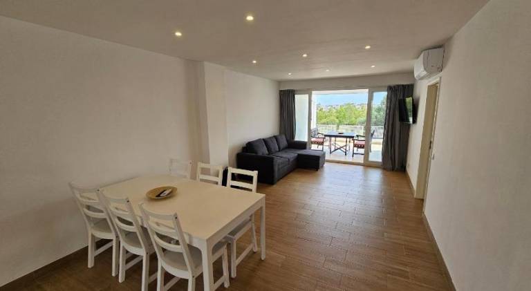 Holiday apartment with garden — photo 4