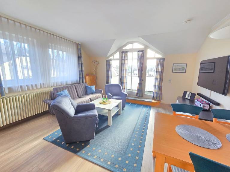 Komfort Ferienwohnung mit 1 Schlafzimmer und Balkon im Dachgeschoss in Binz