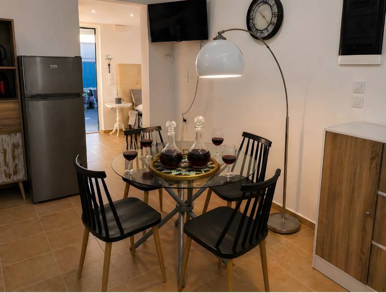 Village Suite 102 Studio with Shared Pool and Terraces with Views — photo 2